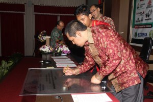 3. Penandatanganan MOU Aliansi Jurnal Akuntansi Jawa Timur