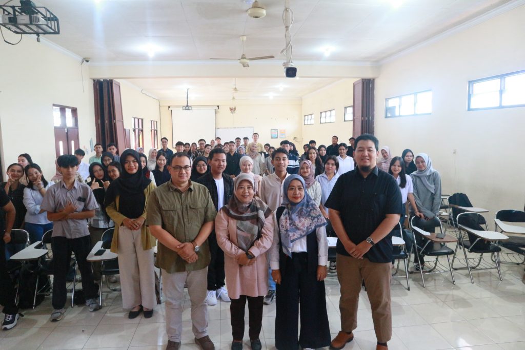 PKKMB FEB UNIKAMA Berakhir Spektakuler: Proposal PKM Berkilauan, Mahasiswa Baru Siap Berkarya!